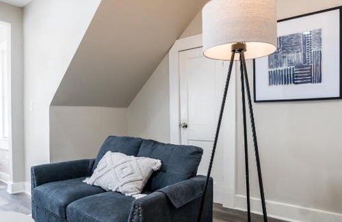 Five Points Apartment | Adorable Riverside Duplex - Close to 5Points