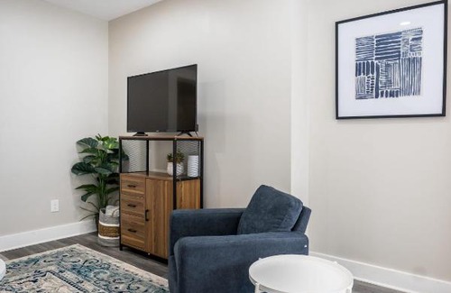 Five Points Apartment | Adorable Riverside Duplex - Close to 5Points