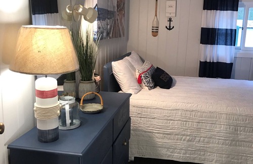 Upper Peninsula Michigan Cottage | Adorable Rustic Cottage Lake Superior