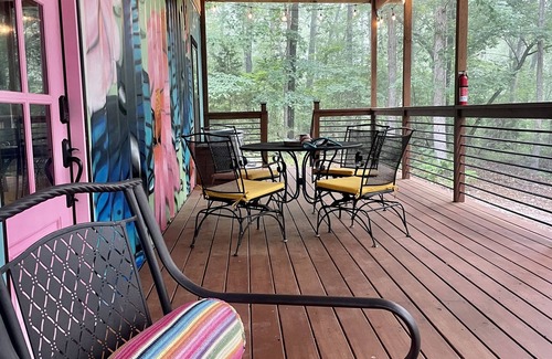 Marble Falls House | Adorable secluded Shipping Container near Bufffalo National River