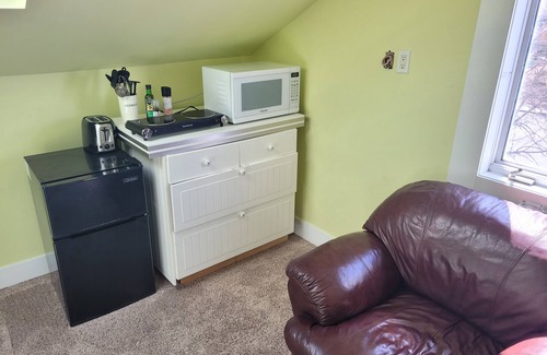Southwest Calgary House | Adorable Space in Centre of Calgary