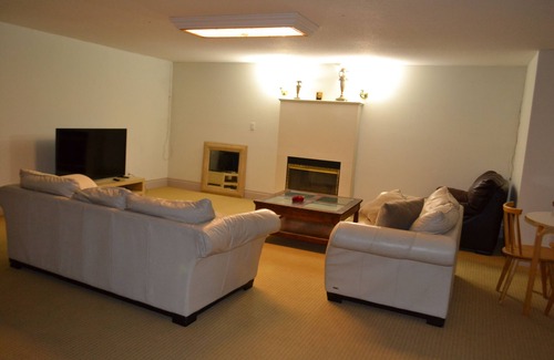 Surrey House | Adorable spacious basement suite