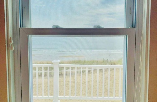 Salisbury Beach House | Adorable spacious renovated private home on beach