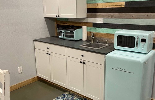 West Arlington Apartment | Adorable studio apartment w/ private entry