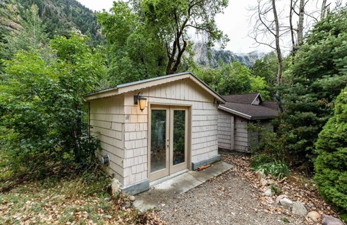 Snowbird Apartment | Adorable Studio Cabin on Big Cottonwood River