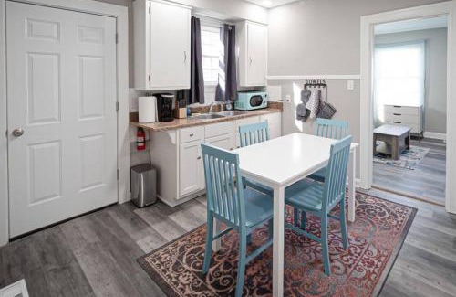 Evansville Apartment | Adorable Stylish 1bed 1 bath