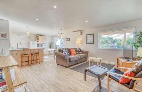 Neahkahnie Beach Apartment | Adorable, Stylish Manzanita Haven is Two Blocks from the Beach!