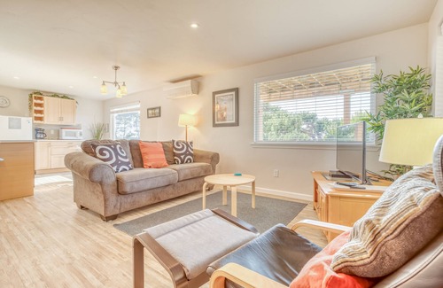 Neahkahnie Beach Apartment | Adorable, Stylish Manzanita Haven is Two Blocks from the Beach!