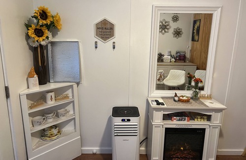 Asheville Cottage | Adorable Tiny Guesthouse Super Cozy & Clean