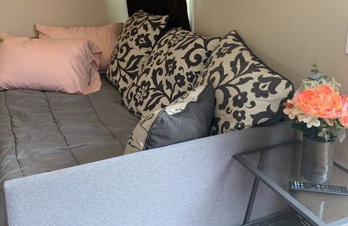 Vallejo Apartment | Adorable Tiny Home In Law Unit