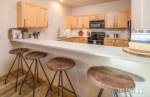 Big Sky House | Adorable Townhome! 15 Min Drive to Resort! 5 Min Walk to Town Center and Shuttle