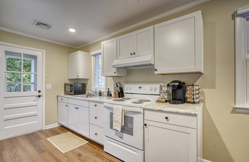 Queen Anne House | Adorable two-bedroom retreat close to Easton, Denton, Centreville