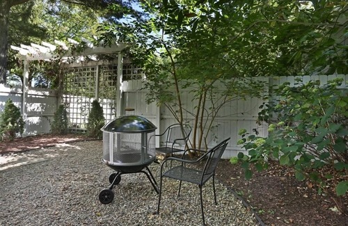 Union Pier Cottage | Adorable Union Pier Cottage Close To Beach and Downtown!