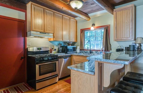 Tahoe Pines Cabin | Adorable updated cabin walking distance to the lake!
