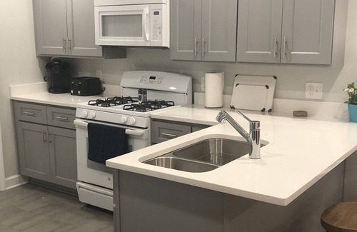 Uptown Historic District Cottage | Adorable uptown cottage, just steps to shopping, parade routes, and much more!