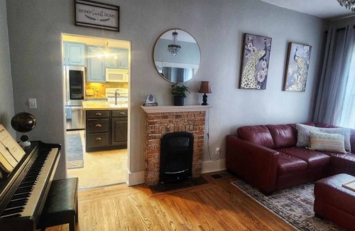 Grass Valley House | Adorable Victorian-style retreat downtown Grass Valley! Garage parking/backyard.