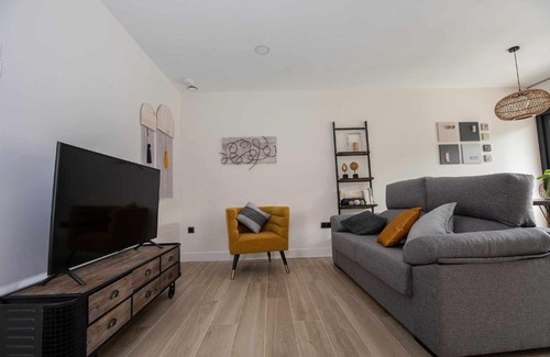 Poo Apartment | ADOSADO-DUPLEX ADAPTADO zona de playa y montaña