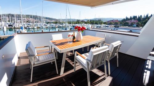 Seca House | Adria Portorož Luxury Houseboat