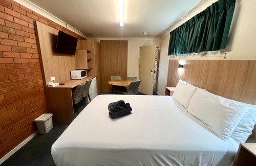 Forbes Hotel | Adrian Motel