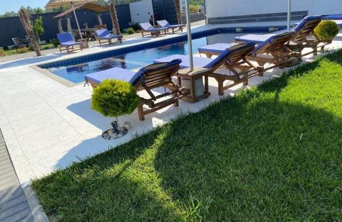 Rrushkull Apartment | Adrians villa