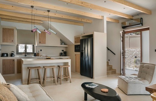 Zola Villa | Adrias Villa