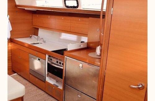 Tomicici Boat Rental | Adriatic Blue Voyage