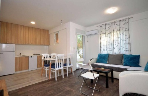Mrcevac Apartment | Adriatic Haven – Cozy Tivat Apartment with a Terrace - One Bedroom Apartment