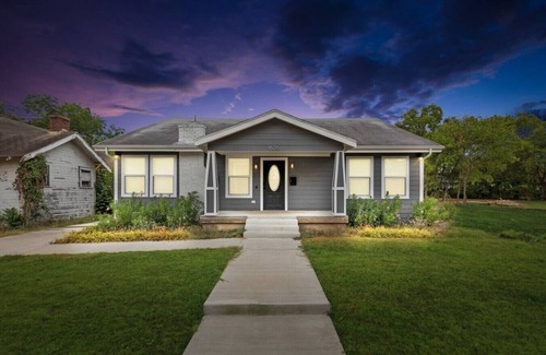 Oak Cliff House | ADU Washer and Dryer Kitchen Walk Bishop Arts