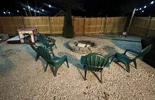 Putnam Apartment | Adult Playhouse Pardise W/Firepit, Loft Bed & Hidden Door