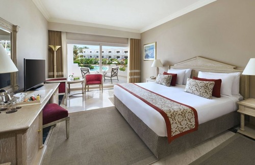 Ras Umm Sid Hotel | Adults-Only Oasis l 4-Rooms with Seaview + Pools, Full Spa & Tennis Access