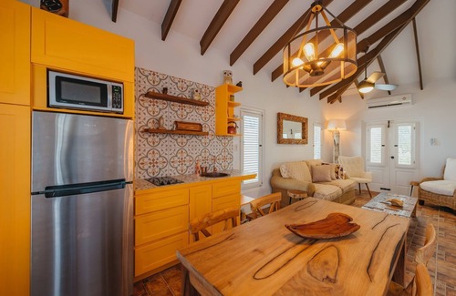 Santa Cruz House | Adults-Only Casita w/King Bed, Pool, BBQ & Nature Views Near Aruba Nat’l Park!