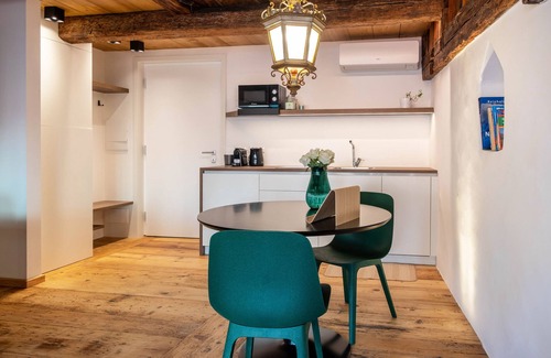 Old Town Apartment | Adults-Only Holiday Apartment "Boznerhütte - La Baita Bolzano"