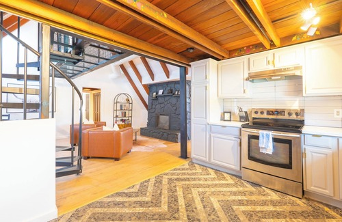 Lake Montezuma Cabin | Adventure A-Frame w King Bed, Fire-pit, Grill near Sedona & Arizona wine country