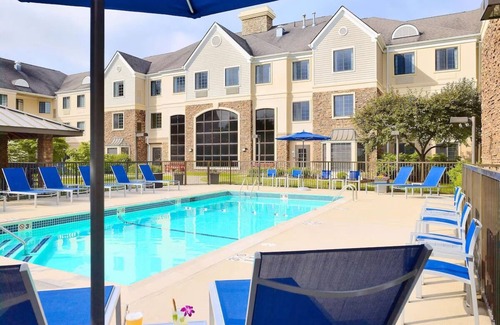 The Galleria Apartment | Adventure Awaits! Private Kitchens, FREE Parking, Pets Allowed, BBQ Facility!