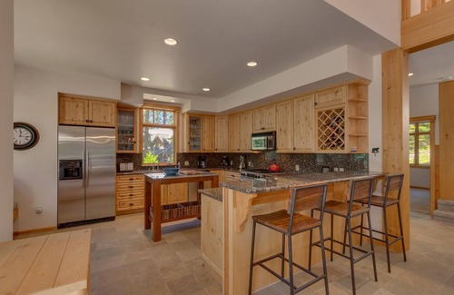 Tahoe Vista House | Adventure Awaits - TLUXP