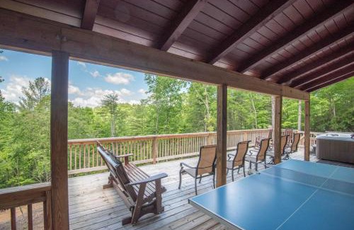 Jefferson House | Adventure Cabin! Fire Pit, State Park, Fishing, Mtn Views, Hot Tub, WiFi