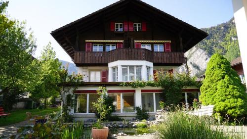 Unterseen Bed & Breakfast | Adventure Guesthouse Interlaken