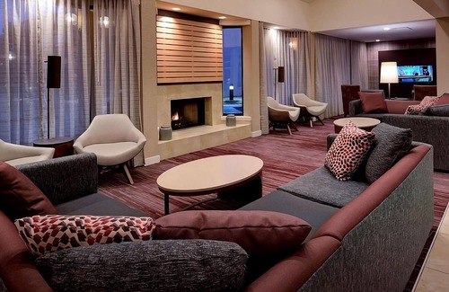 South Kansas City Hotel | Adventure in Kansas City! Indoor Pool, Pet Friendly and Free Parking!