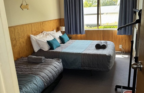National Park Village Bed & Breakfast | Adventure Lodge & Motel