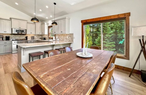 Donnelly Apartment | Adventure Lodge