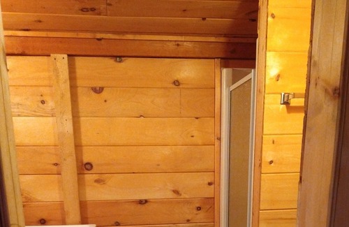 Roan Mountain Cabin | Adventure or Hunting Cabin Bordering National Forest