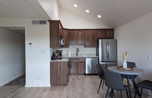 St. George Condo | Adventure Seekers Retreat near Zion NP & many hiking trails