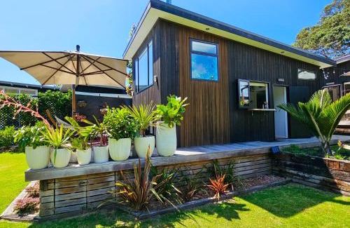 Hot Water Beach House | Adventurer's Chest - Taiwawe