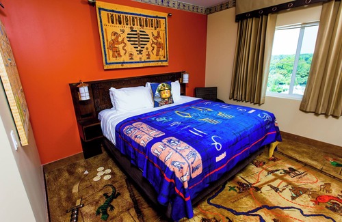 Cypress Gardens Hotel | Adventurer's Dream Room, Legoland Hotel, Mini Golf Excursion, 2 Family Stays