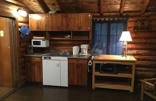 Lac du Bonnet Cabin | Adventurers Waterfront Nature Escape