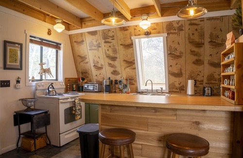 Stagetop Cabin | Adventures Rest- Perfect cabin for your expedition