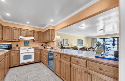 Holiday Isle Condo | Aegean 215 – Updated Condo with Private Balcony & Beach Access