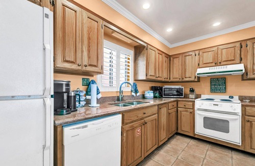 Holiday Isle Condo | Aegean 215 – Updated Condo with Private Balcony & Beach Access