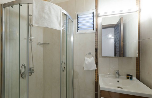 Tokoglu House | AEGEAN Apartments Bungalows - Comfort 2 Bedrooms with Kitchenette