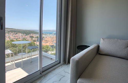 Cesme Apartment | AEGEAN Apartments Cesme - Suite Superior Room, Sea View, Living Room